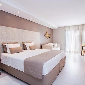 Deluxe room king size bed